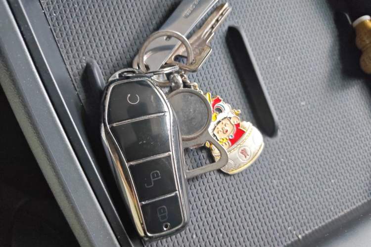 Used BYD Qin L 2025 DM-i Smart Drive 80KM Leading Model Vehicle Key