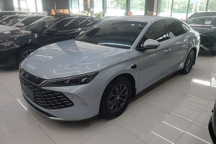 BYD Qin L 2025 DM-i Smart Drive 80KM Leading Model