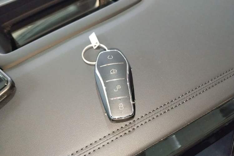 Used BYD Qin L 2025 EV 545KM Cloud Suspension Edition Vehicle Key