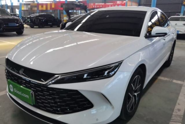Ojetý BYD Qin L 2025 DM-i Smart Drive 80KM Leading Model