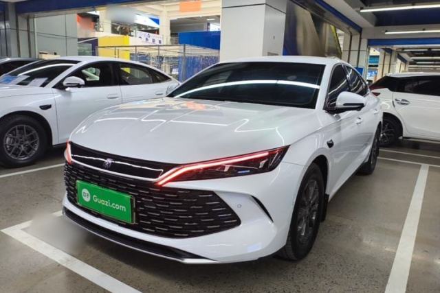Ojetý BYD Qin L 2025 DM-i Smart Drive 80KM Leading Model