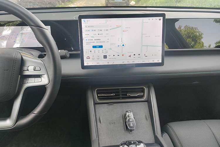 Used BYD Qin L 2025 DM-i Smart Drive 120KM Superior Model Audio And AC Panel