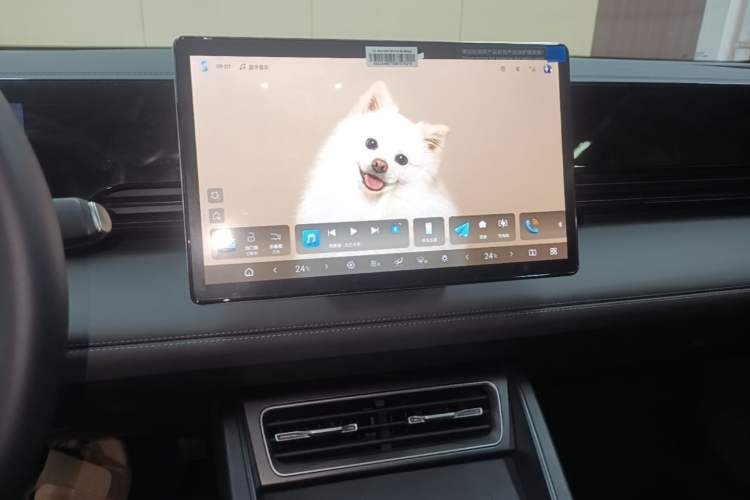 Used BYD Qin L 2025 EV 470KM Leading Edition Audio And AC Panel