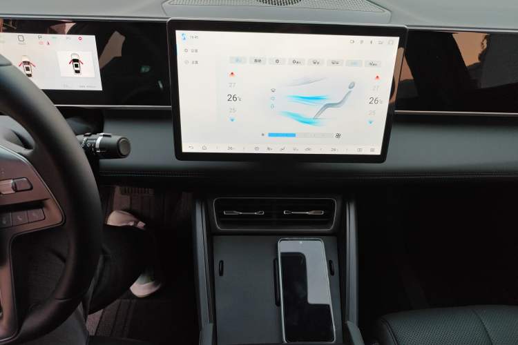Used BYD Qin L 2025 DM-i Smart Drive 80KM Leading Model Audio And AC Panel
