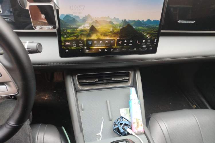 Used BYD Qin L 2025 DM-i Smart Drive 120KM Leading Model Audio And AC Panel