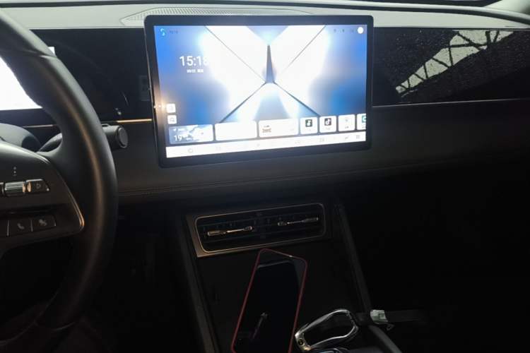 Used BYD Qin L 2025 DM-i Smart Drive 80KM Leading Model Audio And AC Panel