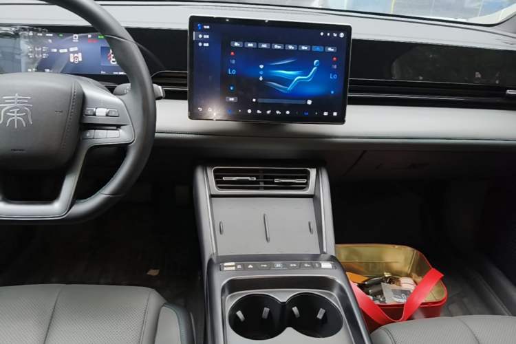 Used BYD Qin L 2025 EV 545KM Beyond Version Audio And AC Panel