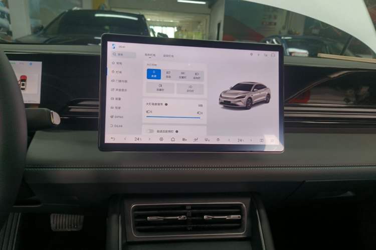 Used BYD Qin L 2025 EV 545KM Beyond Version Audio And AC Panel