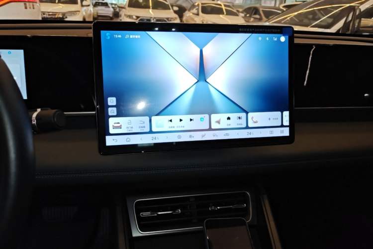 Used BYD Qin L 2025 DM-i Smart Drive 80KM Leading Model Audio And AC Panel