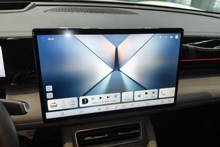 Used BYD Qin L 2025 EV 545KM Cloud Suspension Edition Audio And AC Panel