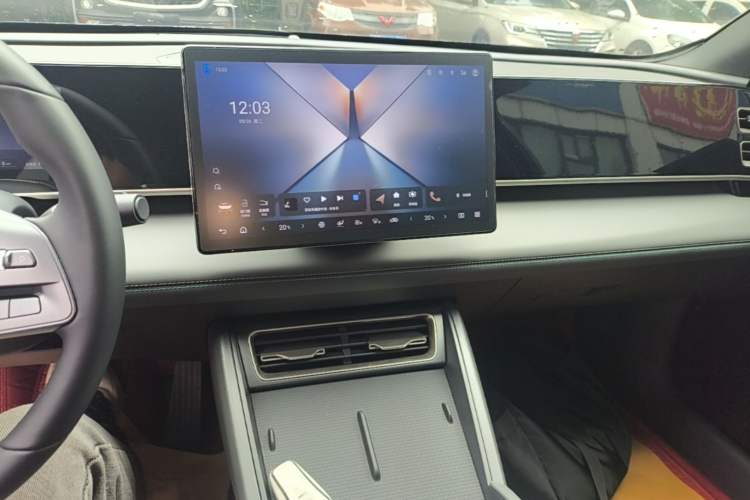 Used BYD Qin L 2025 DM-i Smart Drive 80KM Leading Model Audio And AC Panel