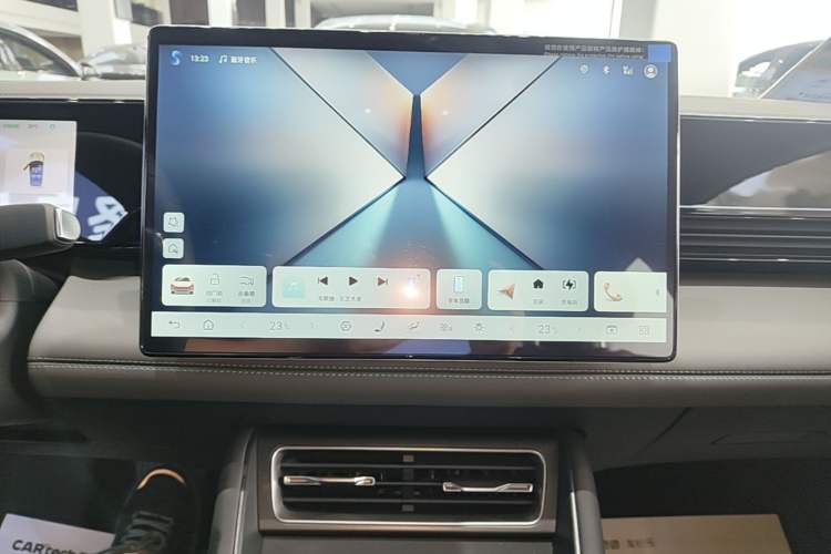 Used BYD Qin L 2025 EV 545KM Cloud Suspension Edition Audio And AC Panel