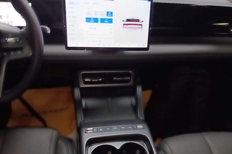 Used BYD Qin L 2025 EV 470KM Leading Edition Audio And AC Panel