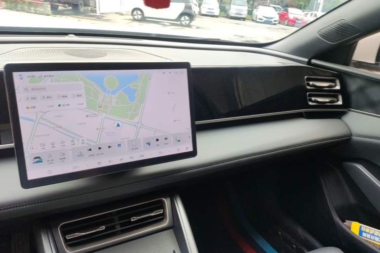 Used BYD Qin L 2025 DM-i Smart Drive 80KM Leading Model Audio And AC Panel