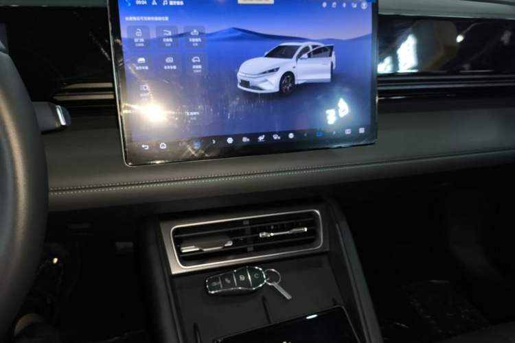 Used BYD Qin L 2025 EV 545KM Beyond Version Audio And AC Panel
