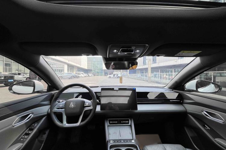 Used BYD Qin L 2025 EV 545KM Excellence Edition Audio And AC Panel