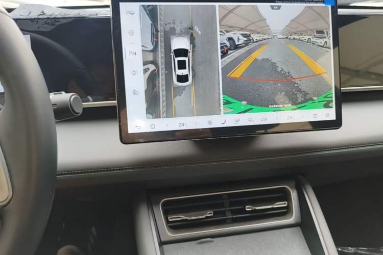 Used BYD Qin L 2025 DM-i Smart Drive 120KM Superior Model Audio And AC Panel