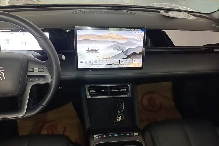 Used BYD Qin L 2025 EV 545KM Beyond Version Audio And AC Panel