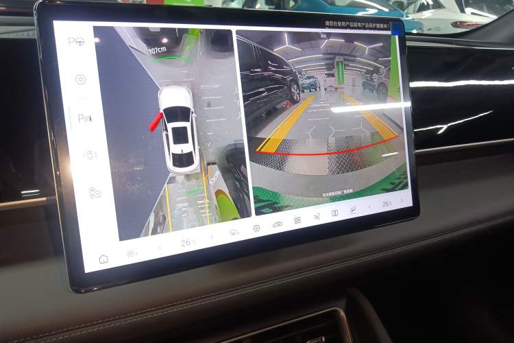 Used BYD Qin L 2025 DM-i Smart Drive 120KM Superior Model Audio And AC Panel