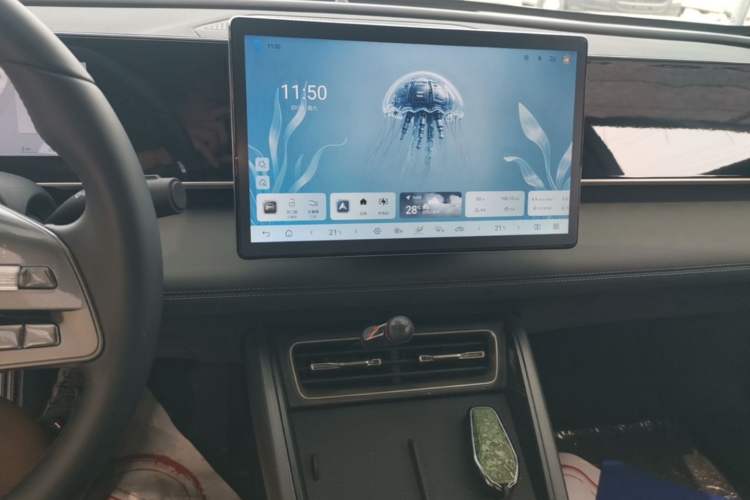 Used BYD Qin L 2025 DM-i Smart Drive 80KM Leading Model Audio And AC Panel