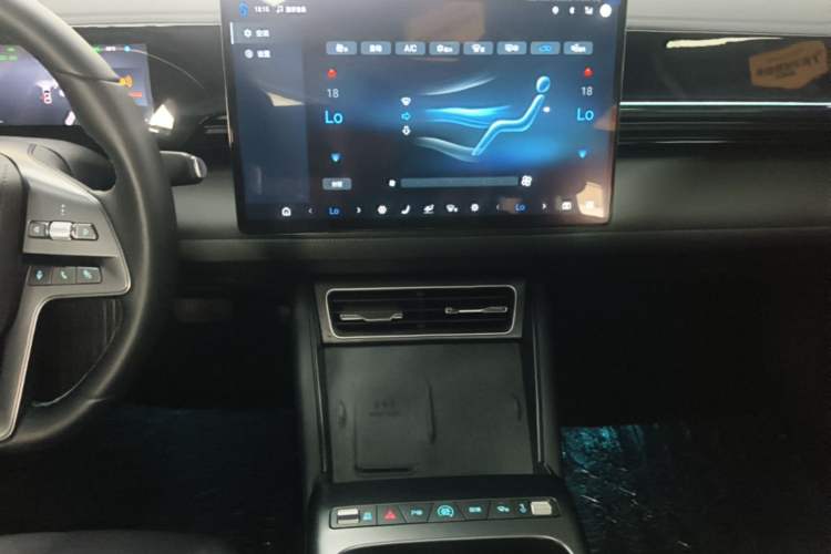 Used BYD Qin L 2025 EV 545KM Excellence Edition Audio And AC Panel