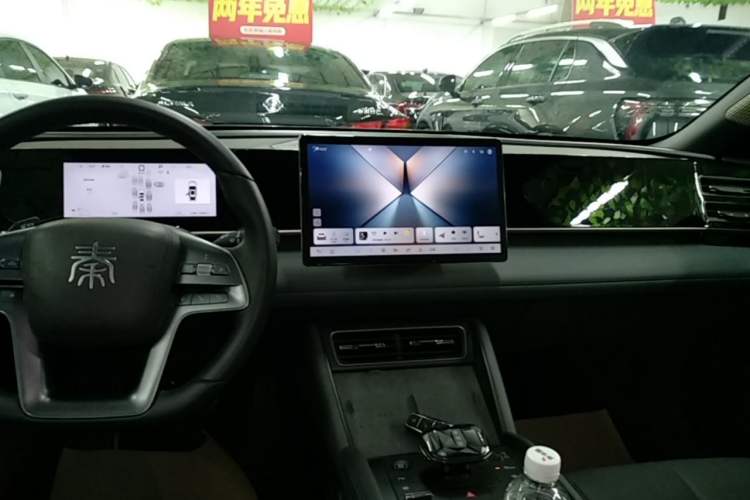 Used BYD Qin L 2025 DM-i Smart Drive 120KM Superior Model Audio And AC Panel