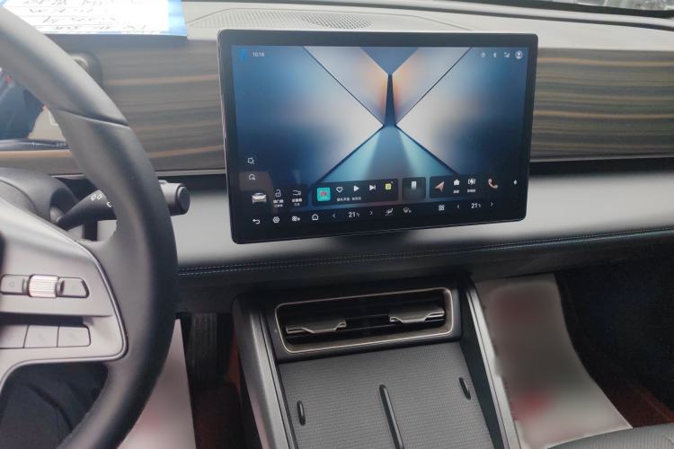 Used BYD Qin L 2025 DM-i Smart Drive 80KM Leading Model Audio And AC Panel