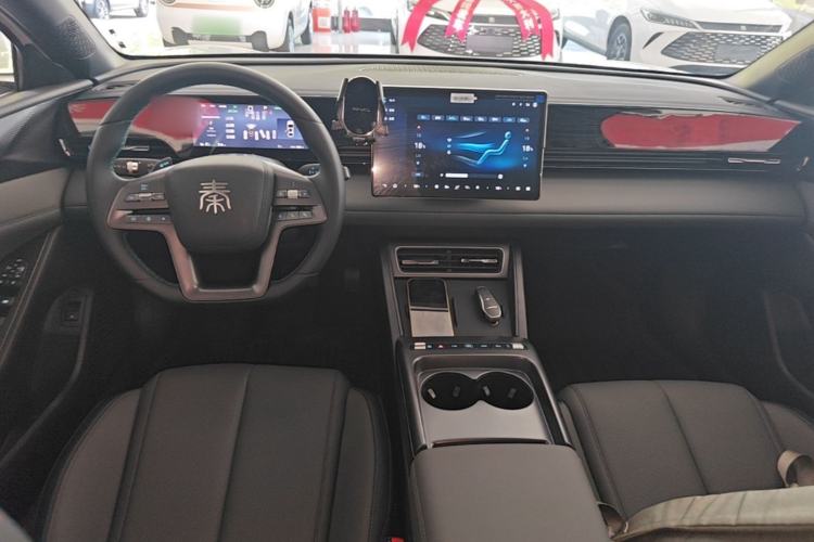 Used BYD Qin L 2025 EV 470KM Leading Edition Center Console