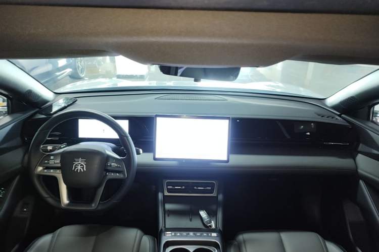 Used BYD Qin L 2025 EV 545KM Beyond Version Center Console
