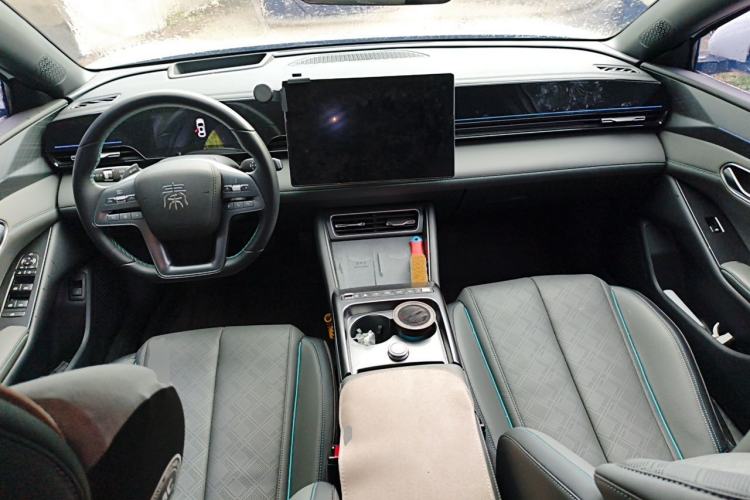 Used BYD Qin L 2025 EV 545KM Excellence Edition Center Console