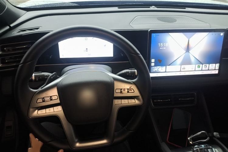 Used BYD Qin L 2025 DM-i Smart Drive 80KM Leading Model Center Console