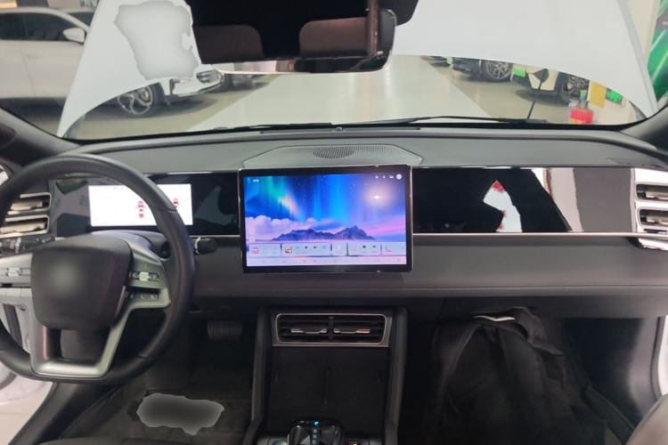 Used BYD Qin L 2025 DM-i Smart Drive 80KM Leading Model Center Console