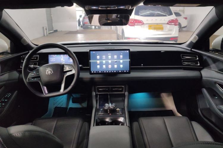 Used BYD Qin L 2025 DM-i Smart Drive 80KM Superior Model Center Console