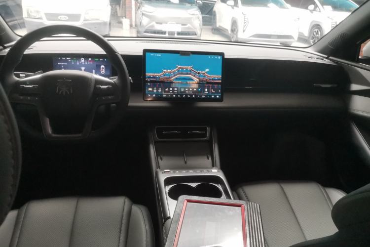 Used BYD Qin L 2025 EV 545KM Beyond Version Center Console