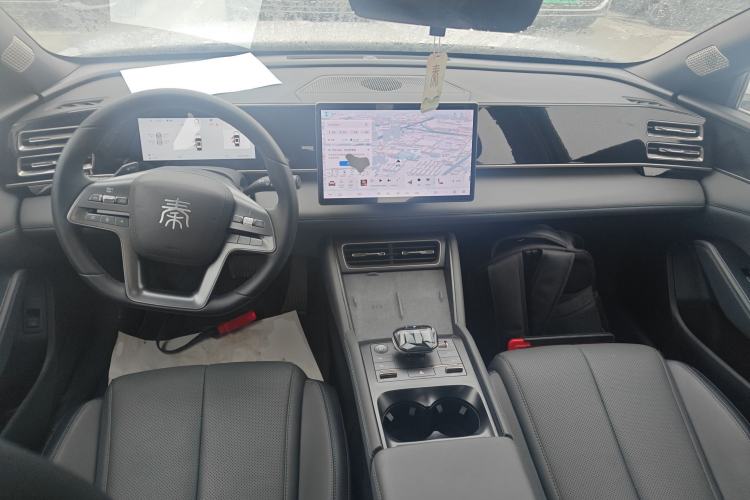 Used BYD Qin L 2025 DM-i Smart Drive 120KM Superior Model Center Console
