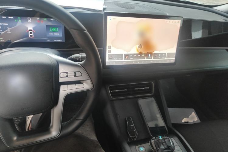 Used BYD Qin L 2025 DM-i Smart Drive 120KM Superior Model Center Console