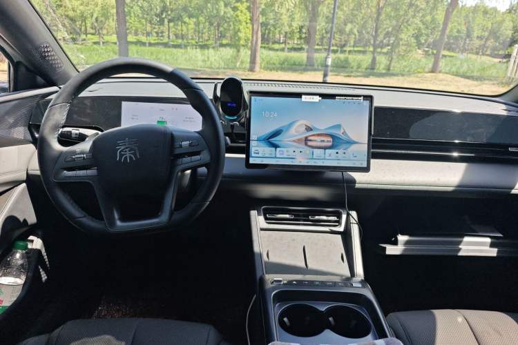 Used BYD Qin L 2025 EV 470KM Leading Edition Center Console