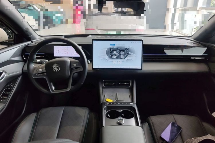 Used BYD Qin L 2025 EV 545KM Excellence Edition Center Console