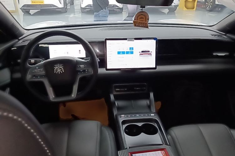 Used BYD Qin L 2025 EV 470KM Leading Edition Center Console