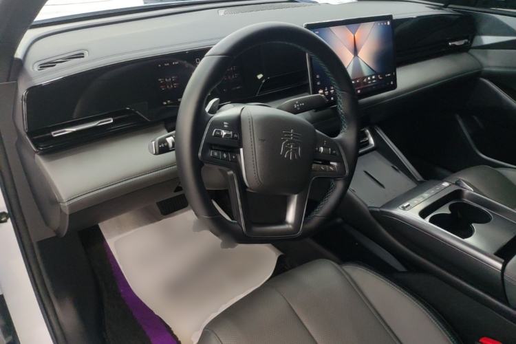 Used BYD Qin L 2025 EV 545KM Beyond Version Center Console