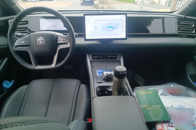 Used BYD Qin L 2025 DM-i Smart Drive 80KM Leading Model Center Console