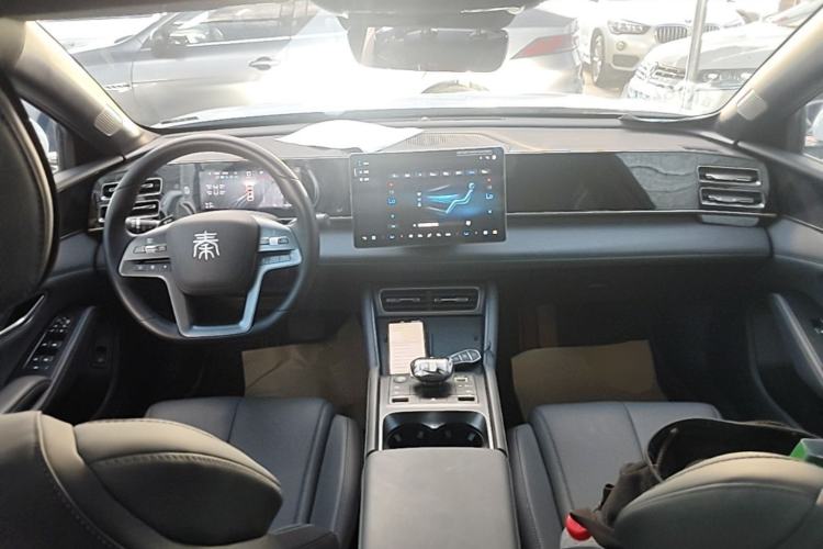 Used BYD Qin L 2025 DM-i Smart Drive 120KM Leading Model Center Console