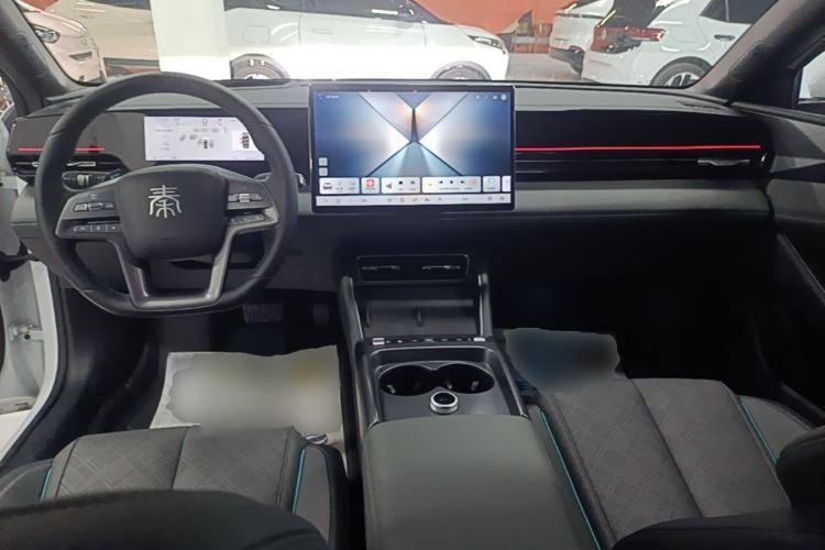 Used BYD Qin L 2025 EV 545KM Excellence Edition Center Console