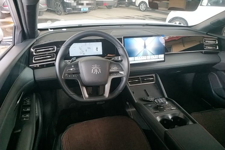 Used BYD Qin L 2025 DM-i Smart Drive 80KM Leading Model Center Console