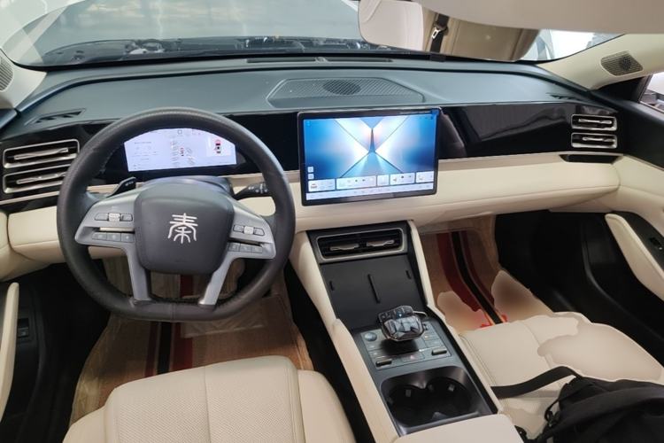 Used BYD Qin L 2025 DM-i Smart Drive 120KM Leading Model Center Console