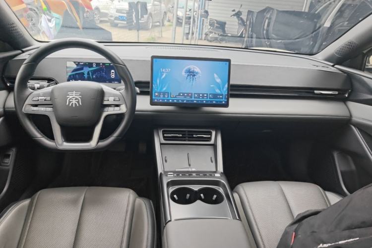 Used BYD Qin L 2025 EV 470KM Leading Edition Center Console