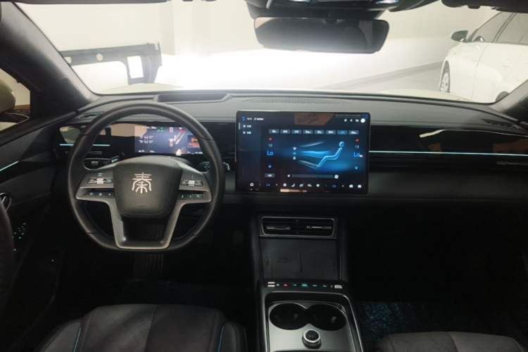 Used BYD Qin L 2025 EV 545KM Excellence Edition Center Console
