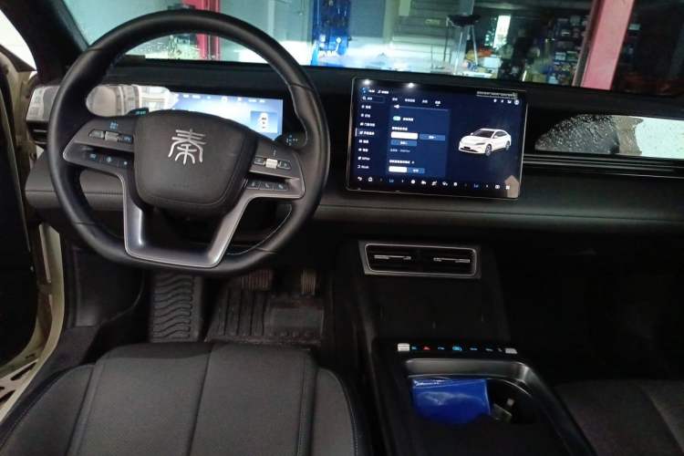 Used BYD Qin L 2025 EV 470KM Leading Edition Center Console