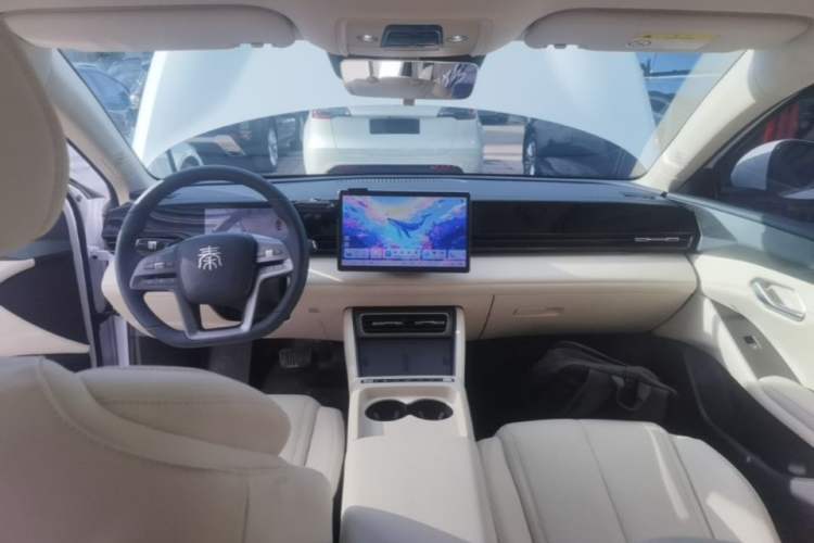 Used BYD Qin L 2025 EV 545KM Beyond Version Center Console