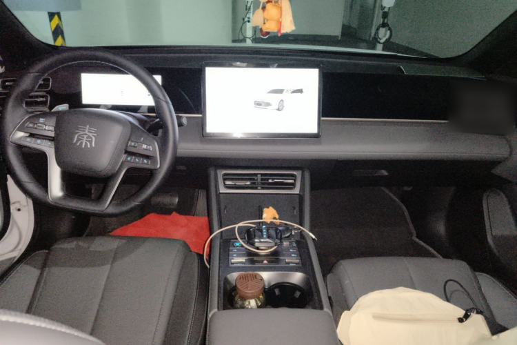 Used BYD Qin L 2025 DM-i Smart Drive 80KM Leading Model Center Console